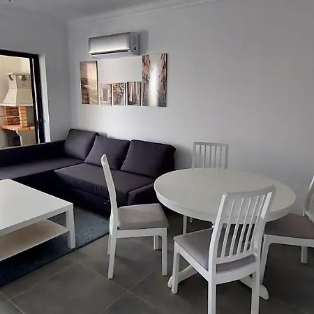Apartamento Enjoy Pool, And At Only 3 Minutes From Mareta's Sagres