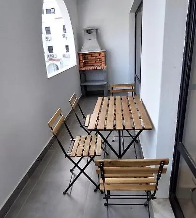 Apartament Enjoy Pool, And At 2bedroom Only 3 Minutes From Mareta's *