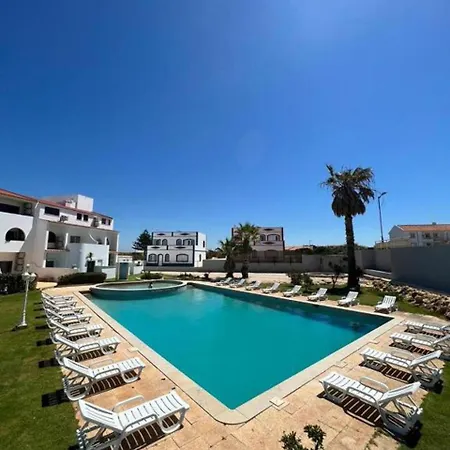 Enjoy Pool, And At Only 3 Minutes From Mareta's *