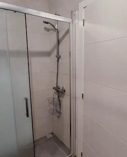 Enjoy Pool, And At 2bedroom Only 3 Minutes From Mareta's Apartament *