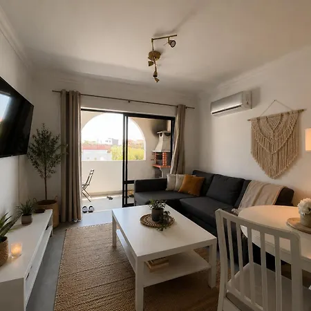 Enjoy Pool, And At 2bedroom Only 3 Minutes From Mareta's Appartamento Sagres