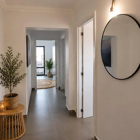 Enjoy Pool, And At 2bedroom Only 3 Minutes From Mareta's Appartamento Sagres
