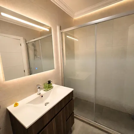 Enjoy Pool, And At 2bedroom Only 3 Minutes From Mareta's *