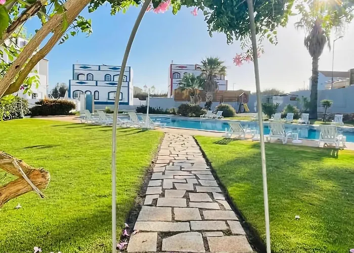 Mareta Oasis: Poolside Retreat Steps From Shore Apartment Sagres